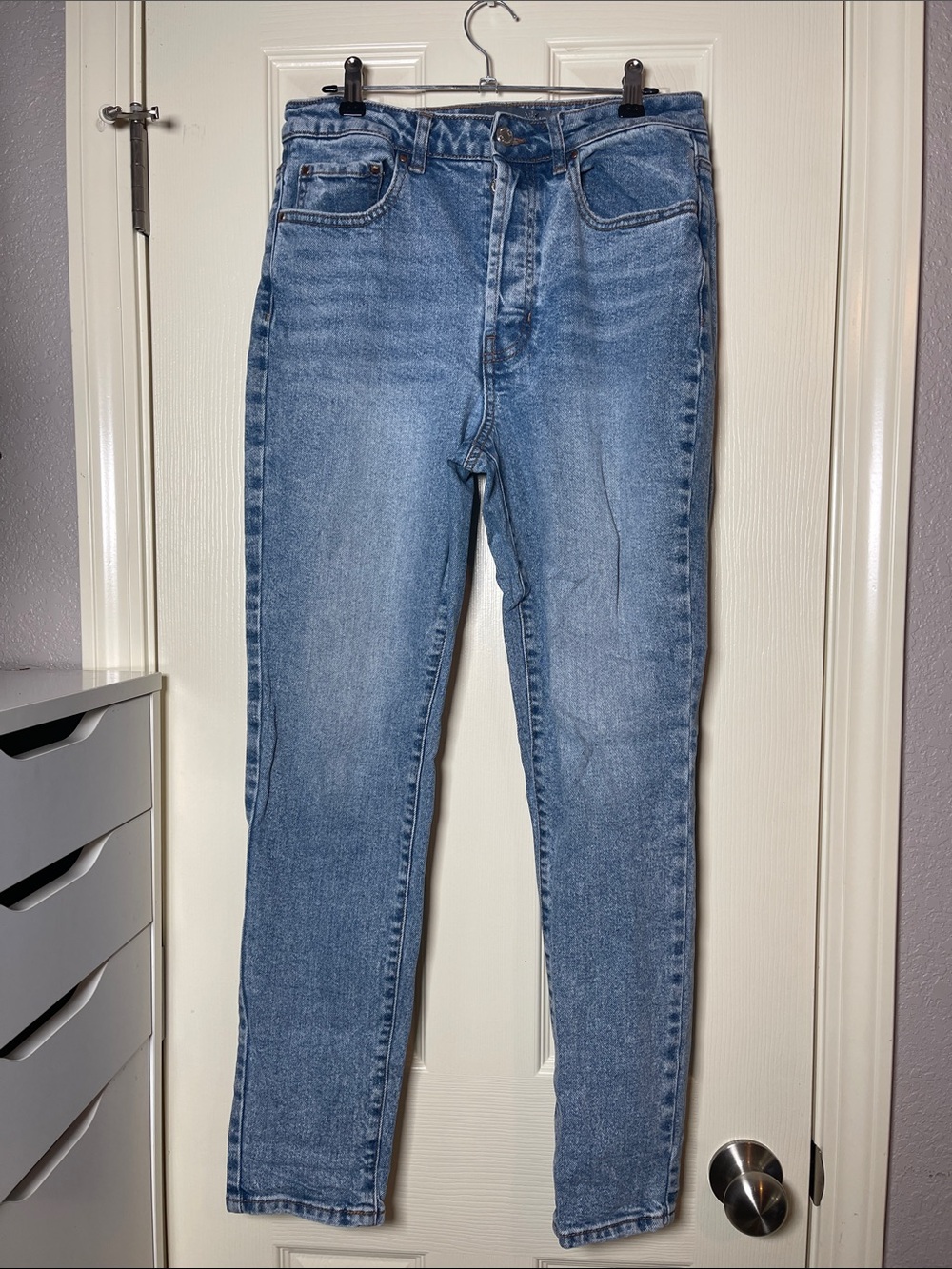 High-Rise Light Blue Womenâs Jeans â Slim Tapered Fit